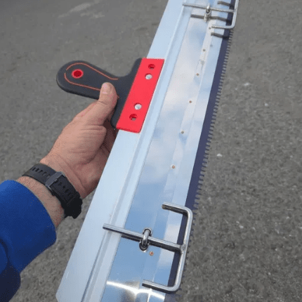 ΣΠΑΤΟΥΛΑ ΔΑΠΕΔΟΥ 56CM ΜΕ ΔΟΝΤΙΑ
